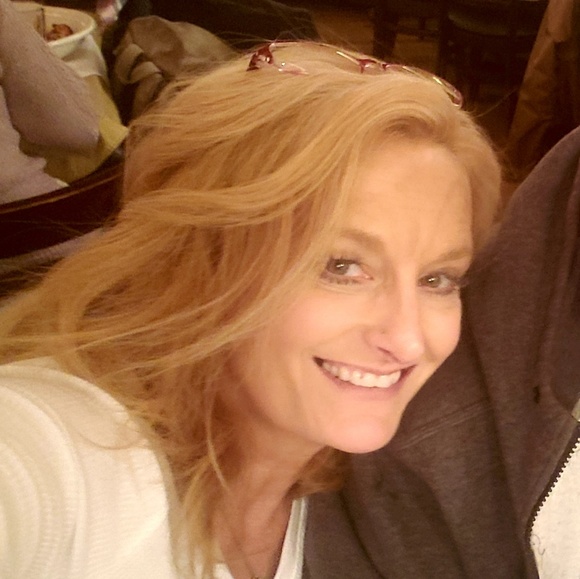 Meet your Posher, Carlotta - Picture 2 of 2